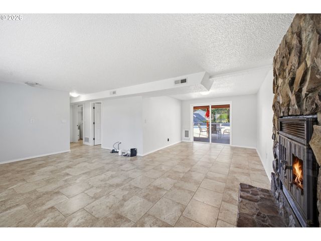 924 Nw 51ST St, Vancouver, WA 98663