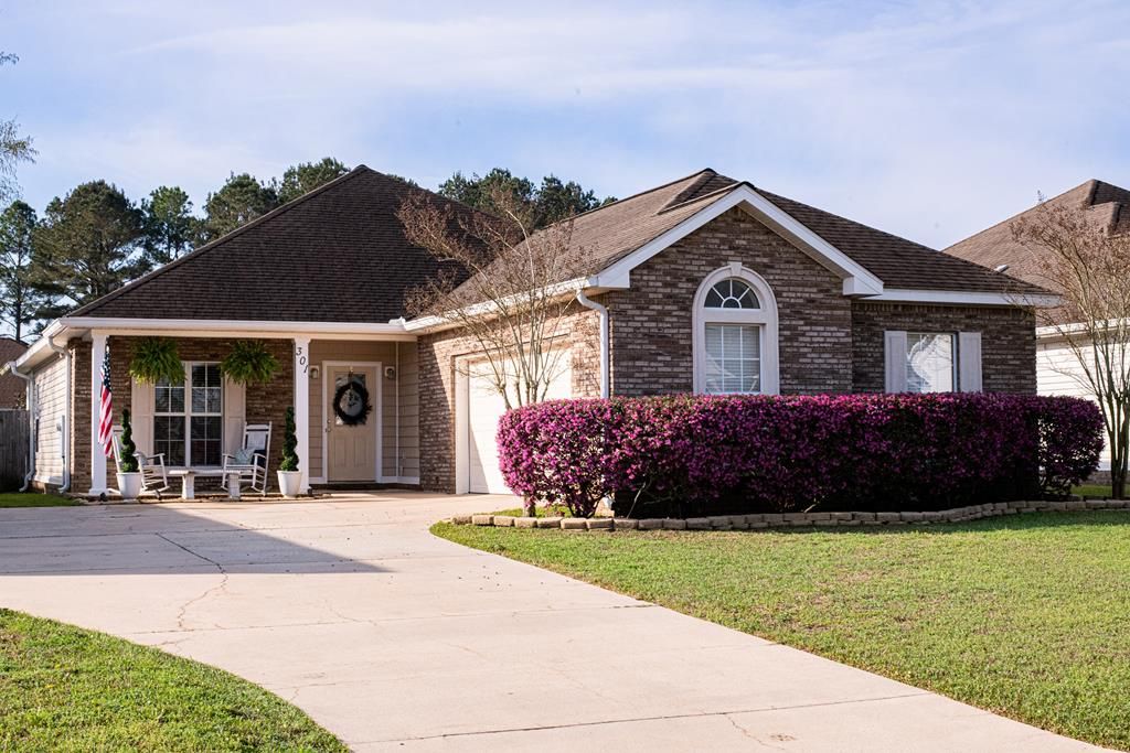 301 Ontario Dr., Dothan, AL 36301