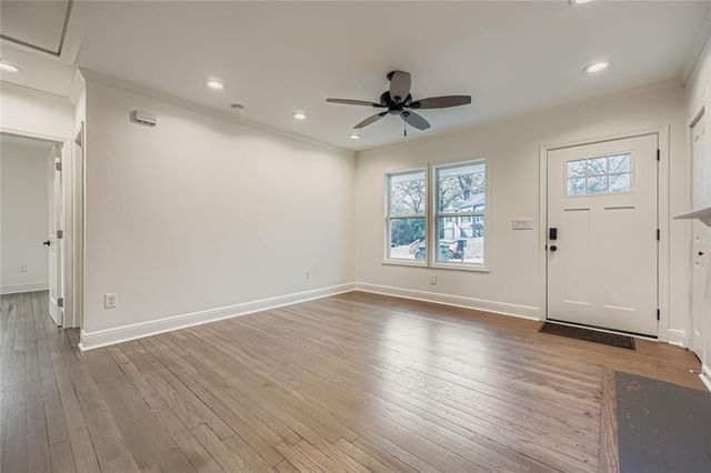 1688 Oak Knoll SE Circle, Atlanta, GA 30315