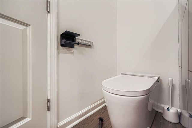 1688 Oak Knoll SE Circle, Atlanta, GA 30315