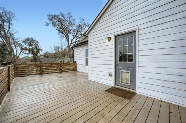 1688 Oak Knoll SE Circle, Atlanta, GA 30315