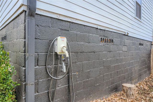 1688 Oak Knoll SE Circle, Atlanta, GA 30315