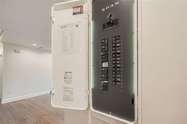 1688 Oak Knoll SE Circle, Atlanta, GA 30315