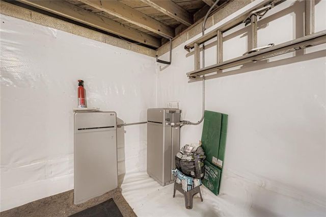 1688 Oak Knoll SE Circle, Atlanta, GA 30315