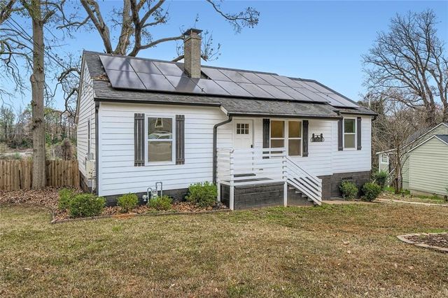 1688 Oak Knoll SE Circle, Atlanta, GA 30315