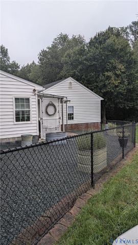 9026 Fayemont Dr, Mechanicsville, VA 23116