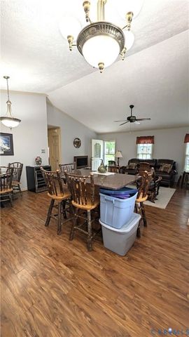 9026 Fayemont Dr, Mechanicsville, VA 23116