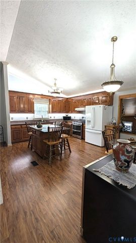 9026 Fayemont Dr, Mechanicsville, VA 23116