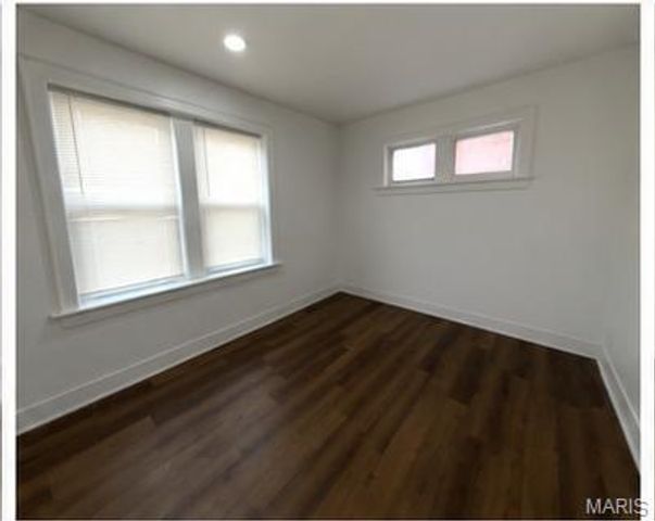 3956 Pennsylvania Avenue, St Louis, MO 63118