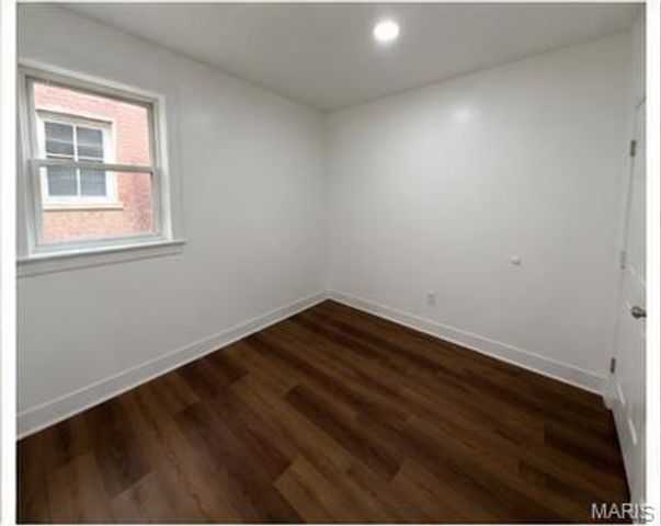 3956 Pennsylvania Avenue, St Louis, MO 63118