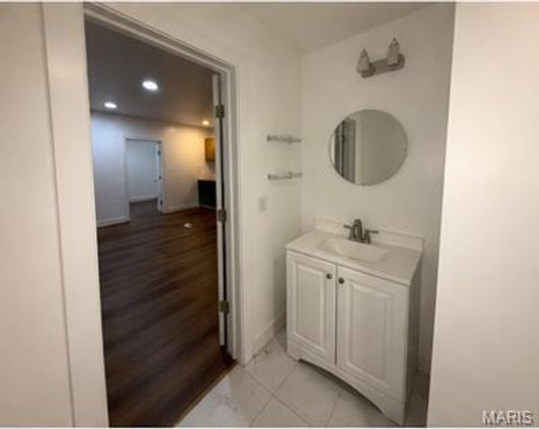 3956 Pennsylvania Avenue, St Louis, MO 63118