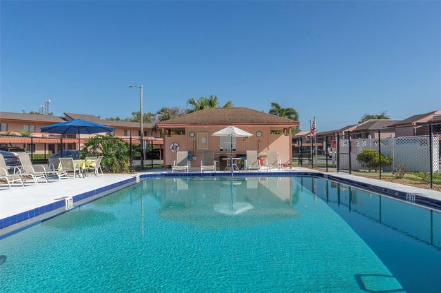 110 LAKESIDE COURT 110, Oldsmar, FL 34677