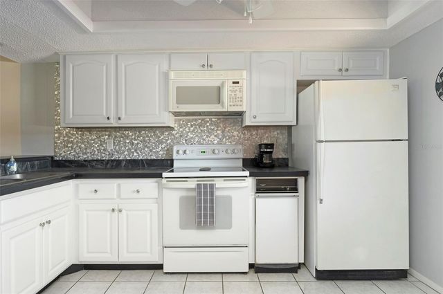 110 LAKESIDE COURT 110, Oldsmar, FL 34677