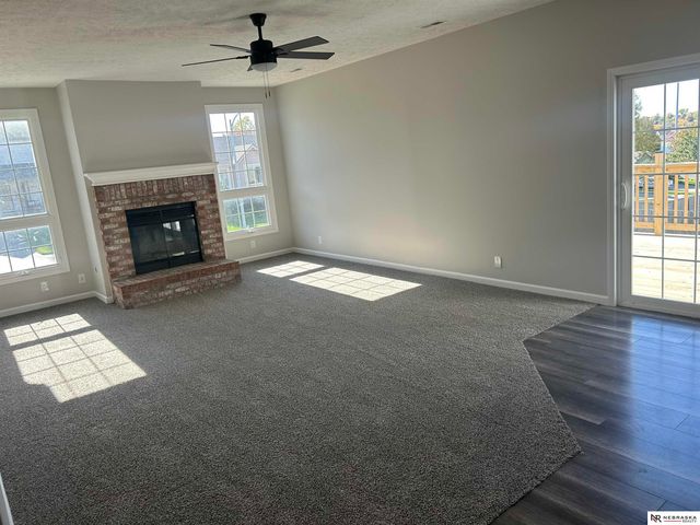 2202 N 150th Avenue, Omaha, NE 68116