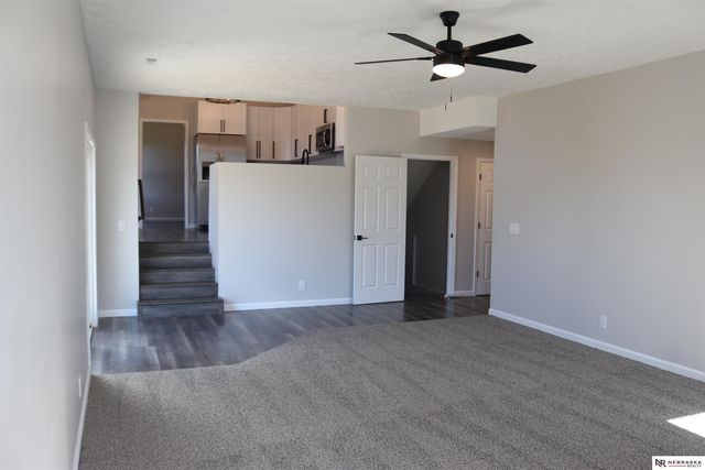 2202 N 150th Avenue, Omaha, NE 68116