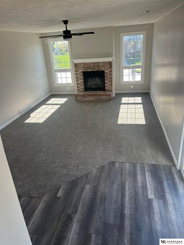 2202 N 150th Avenue, Omaha, NE 68116