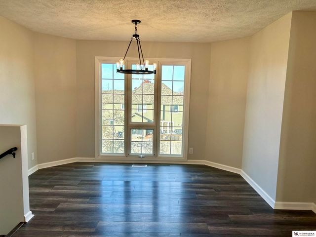 2202 N 150th Avenue, Omaha, NE 68116