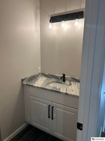 2202 N 150th Avenue, Omaha, NE 68116