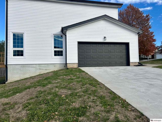 2202 N 150th Avenue, Omaha, NE 68116