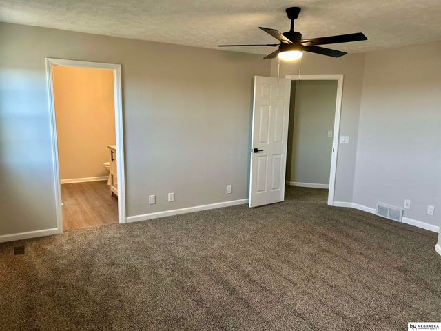 2202 N 150th Avenue, Omaha, NE 68116