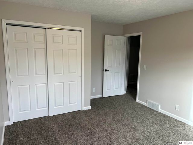 2202 N 150th Avenue, Omaha, NE 68116