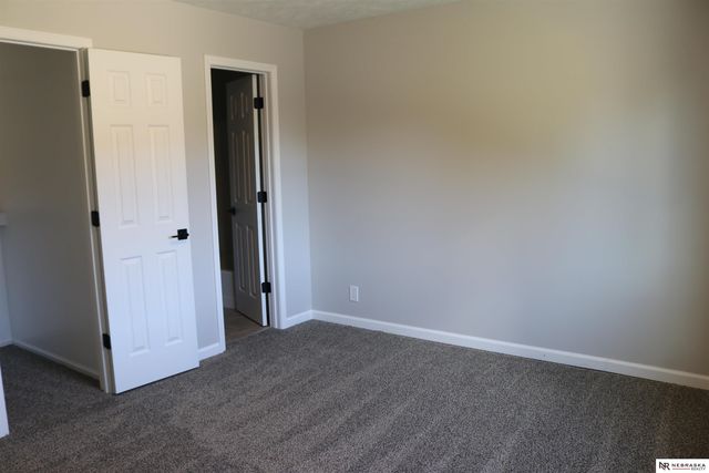 2202 N 150th Avenue, Omaha, NE 68116