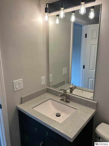 2202 N 150th Avenue, Omaha, NE 68116