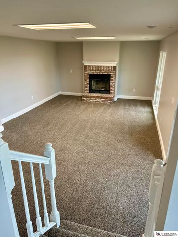 2202 N 150th Avenue, Omaha, NE 68116