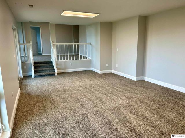 2202 N 150th Avenue, Omaha, NE 68116