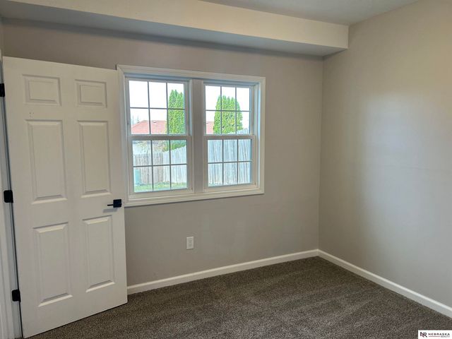 2202 N 150th Avenue, Omaha, NE 68116