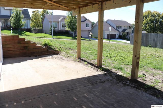 2202 N 150th Avenue, Omaha, NE 68116