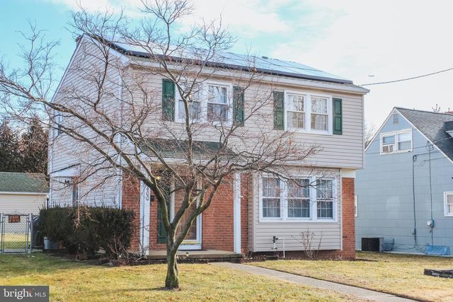 2400 CLEMENT AVE, Pennsauken, NJ 08109