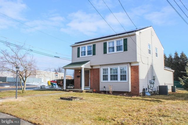 2400 CLEMENT AVE, Pennsauken, NJ 08109