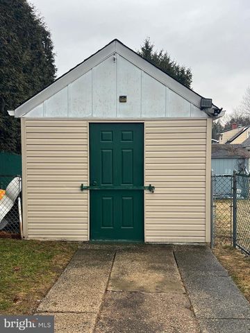 2400 CLEMENT AVE, Pennsauken, NJ 08109