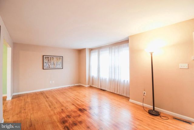 2400 CLEMENT AVE, Pennsauken, NJ 08109