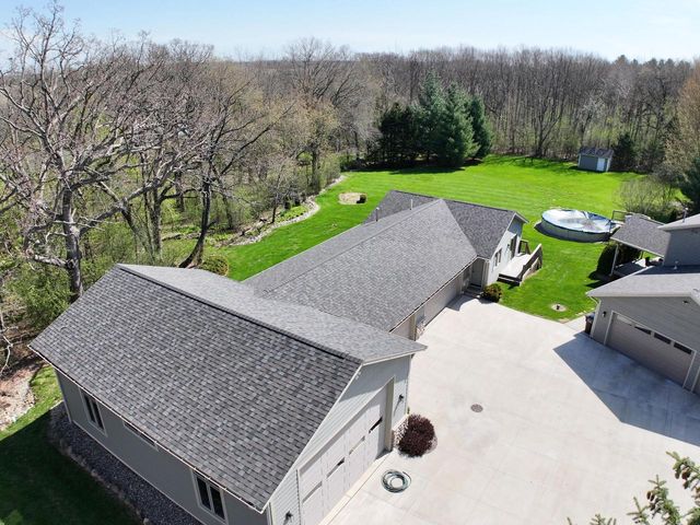 25610 Deer Ridge TRAIL, Waterford, WI 53185