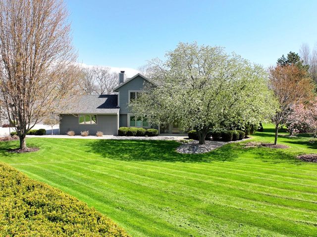 25610 Deer Ridge TRAIL, Waterford, WI 53185