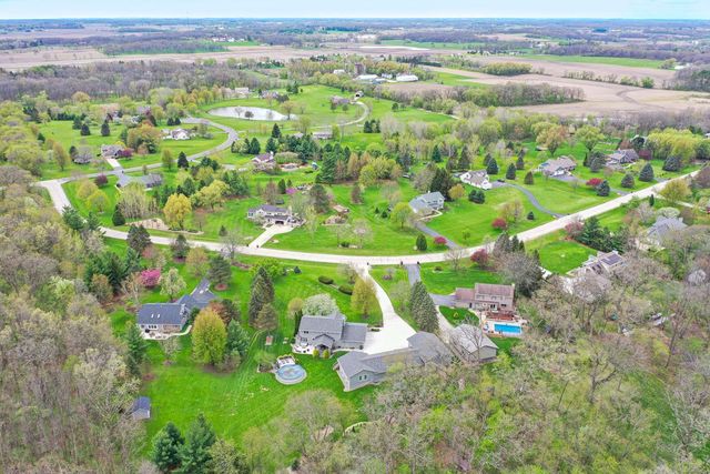25610 Deer Ridge TRAIL, Waterford, WI 53185