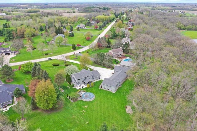 25610 Deer Ridge TRAIL, Waterford, WI 53185
