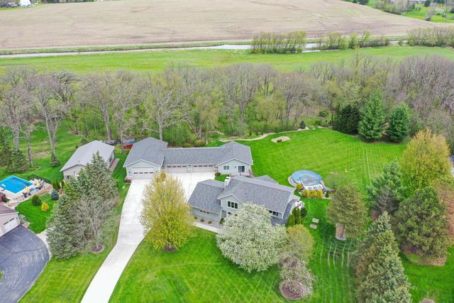 25610 Deer Ridge TRAIL, Waterford, WI 53185