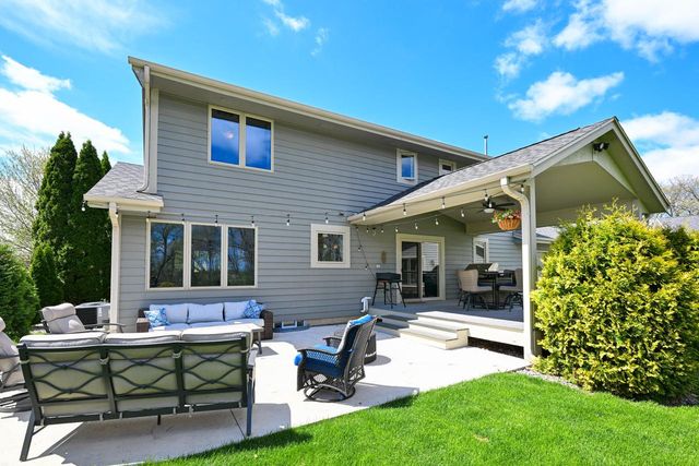 25610 Deer Ridge TRAIL, Waterford, WI 53185