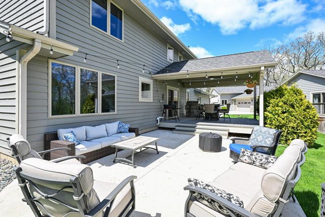 25610 Deer Ridge TRAIL, Waterford, WI 53185