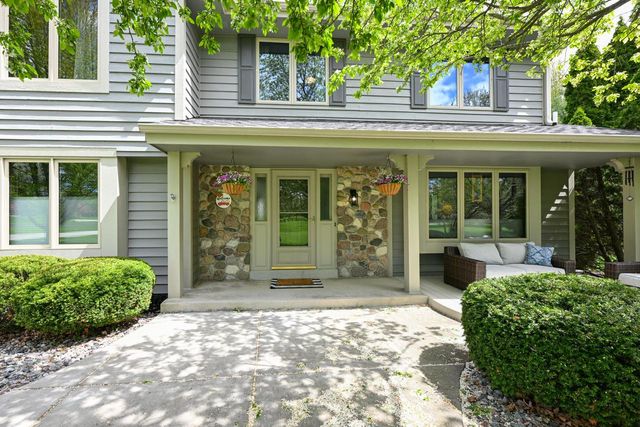 25610 Deer Ridge TRAIL, Waterford, WI 53185
