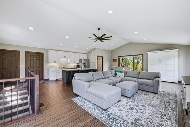 25610 Deer Ridge TRAIL, Waterford, WI 53185