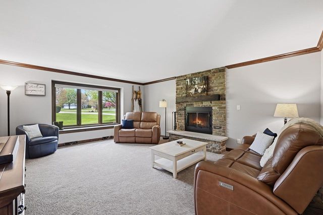 25610 Deer Ridge TRAIL, Waterford, WI 53185