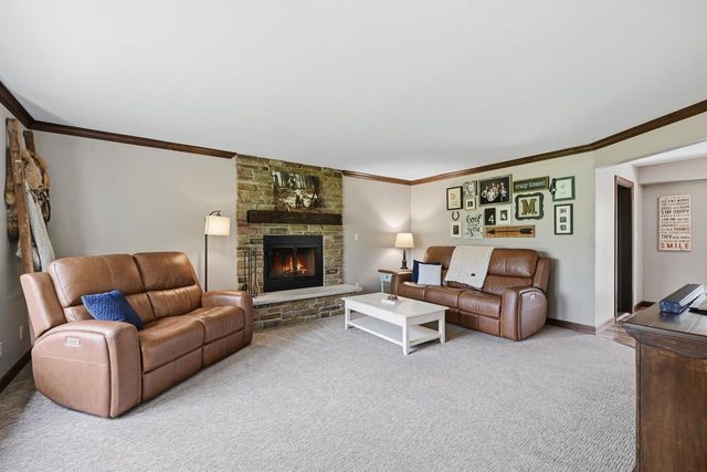 25610 Deer Ridge TRAIL, Waterford, WI 53185