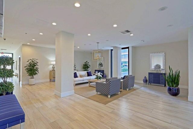 5550 N Ocean Drive 8a, Singer Island, FL 33404