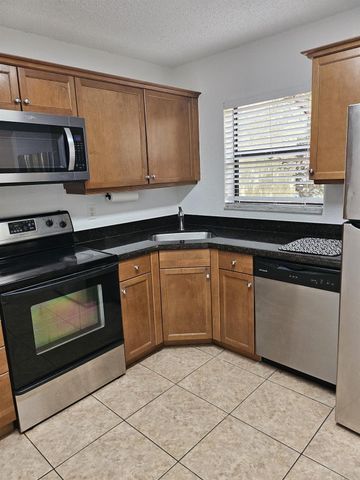 2472 NW 49th Ter 780, Pompano Beach, FL 33063