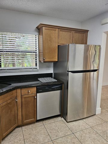 2472 NW 49th Ter 780, Pompano Beach, FL 33063