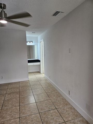 2472 NW 49th Ter 780, Pompano Beach, FL 33063